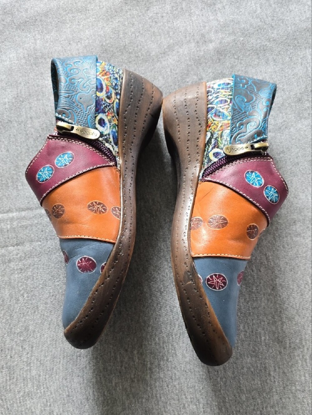 Skechers Multicolor Leather Wedge Clogs in Blue, Brown & Burgundy - Picture 2 of 4
